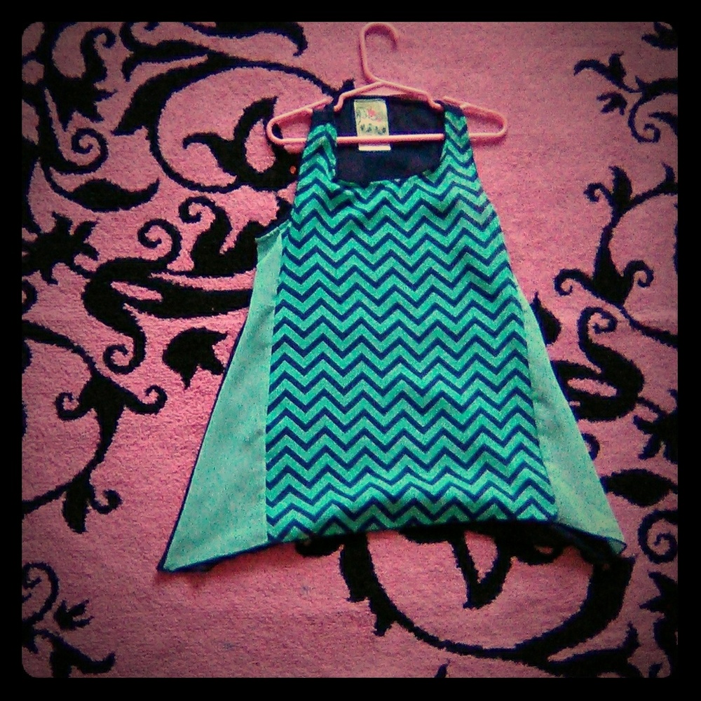 A cute Jenna and Jessie comfortable top.